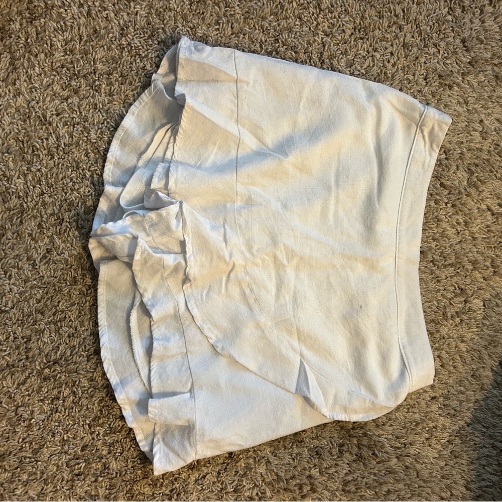 White skort from Altrd State! In great condition!